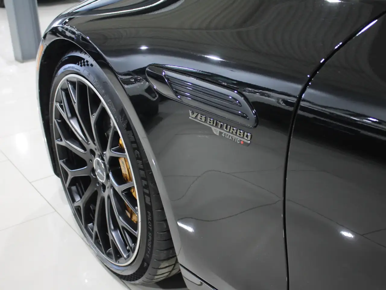 Mercedes-Benz SL - Image 14
