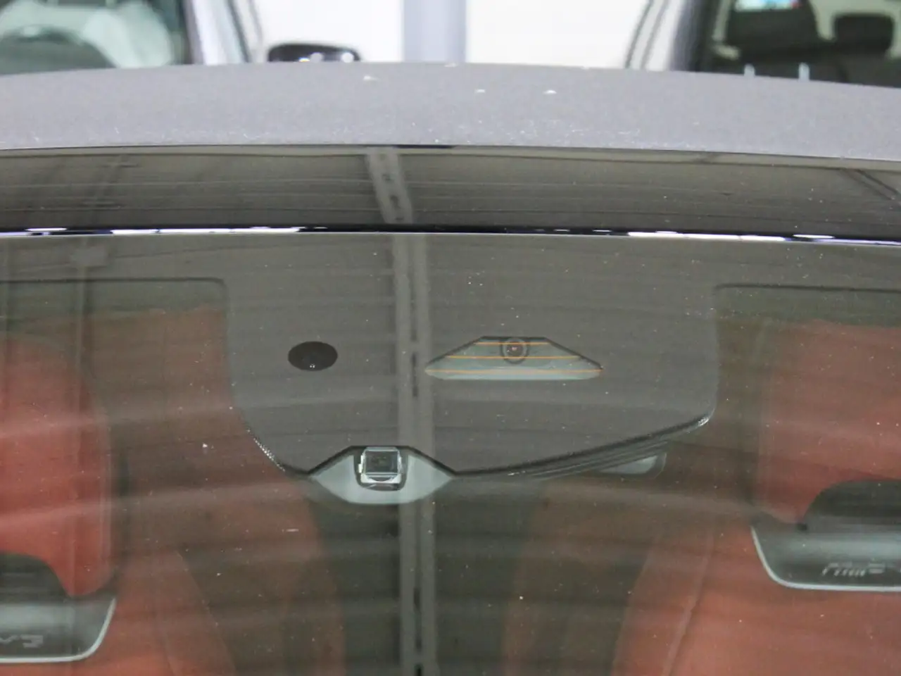 Mercedes-Benz SL - Image 13