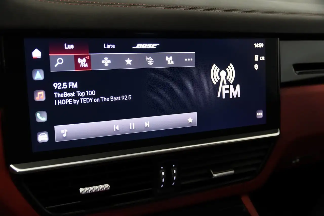 Porsche Cayenne - Image 21