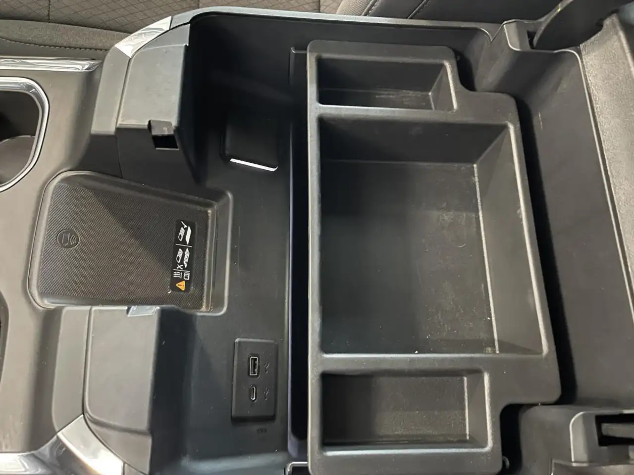 Chevrolet Silverado 1500 - Image 21