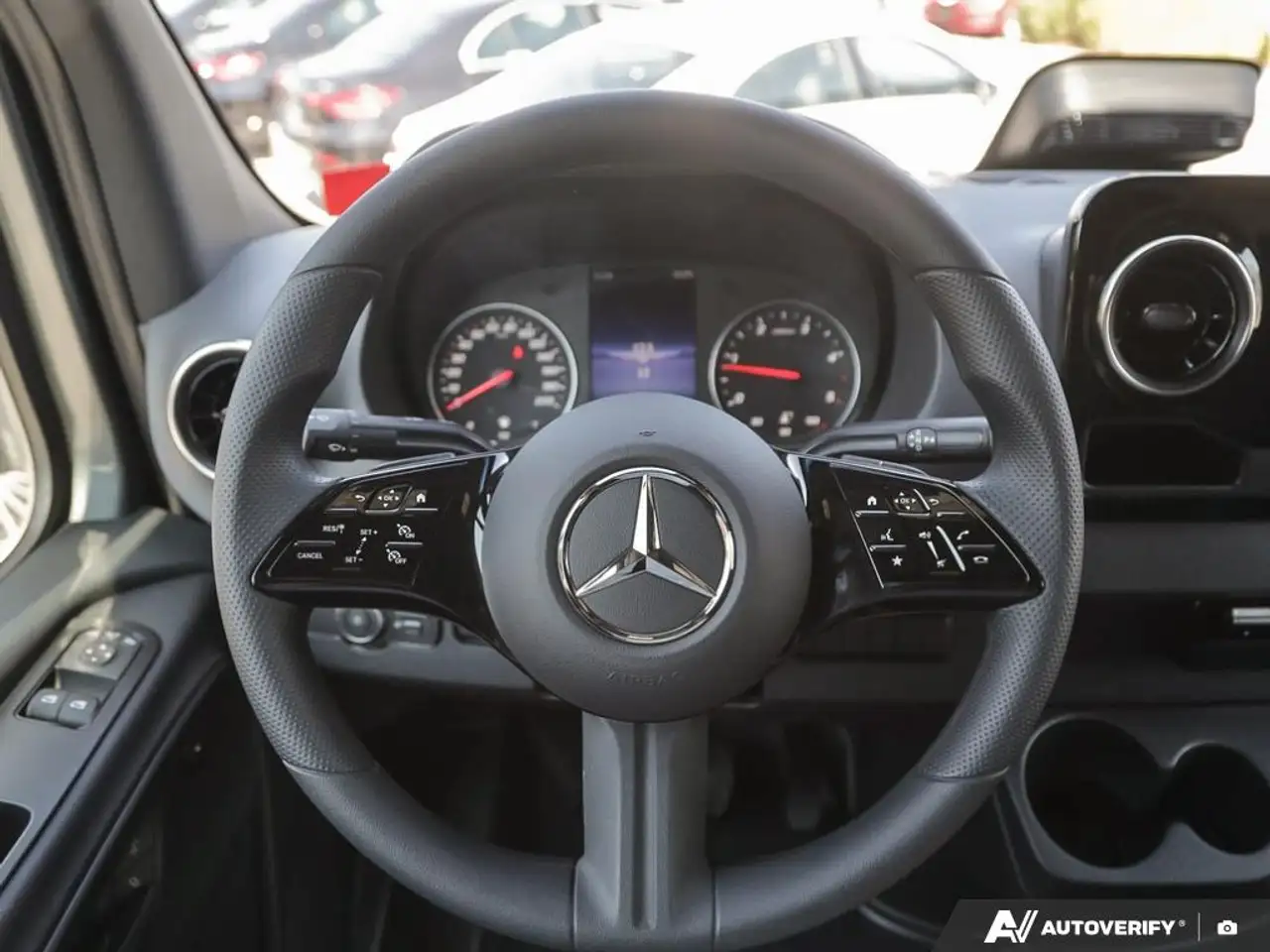 Mercedes-Benz Sprinter - Image 14