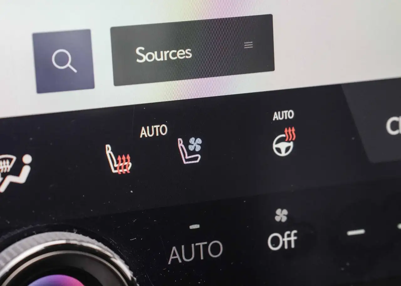 Lexus NX 350 - Image 24