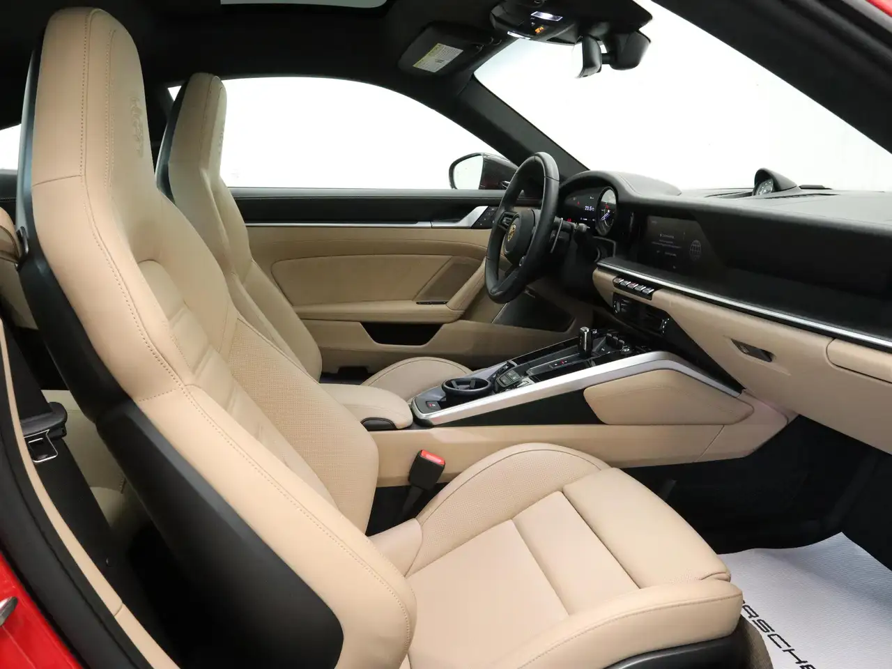 Porsche 911 - Image 12