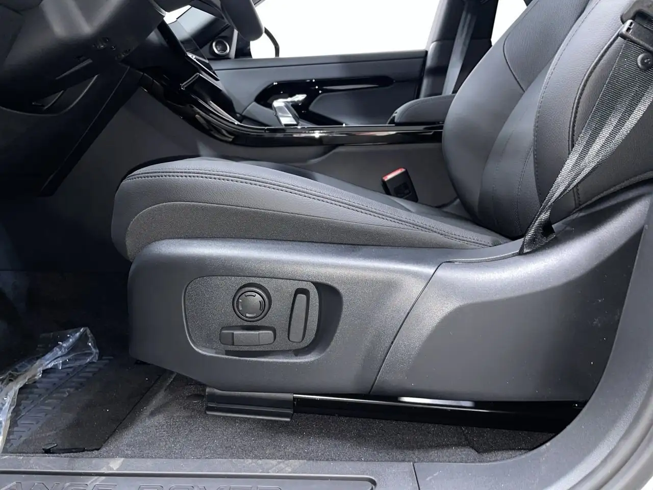 Land Rover Range Rover Evoque - Image 20