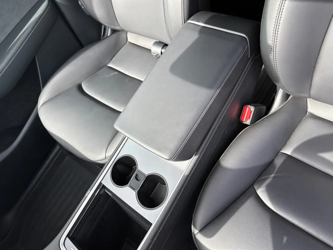 Tesla Model Y - Image 18