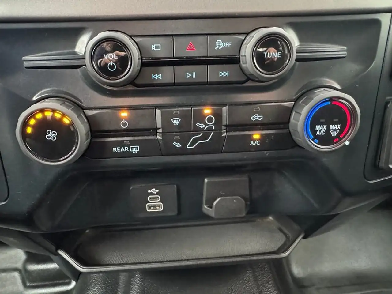 Ford F-150 - Image 18