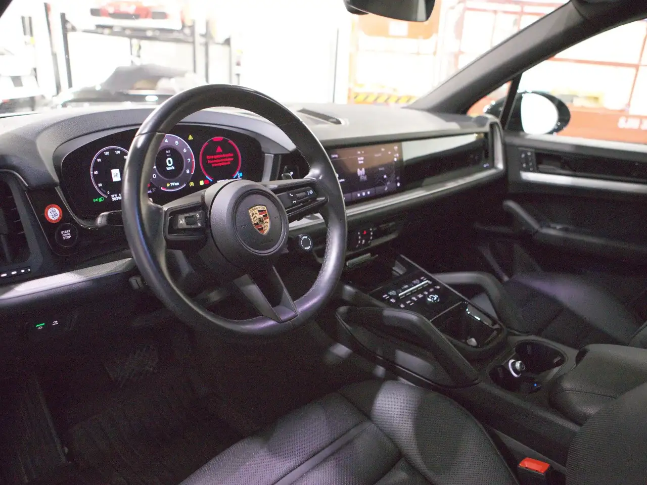 Porsche Cayenne - Image 13