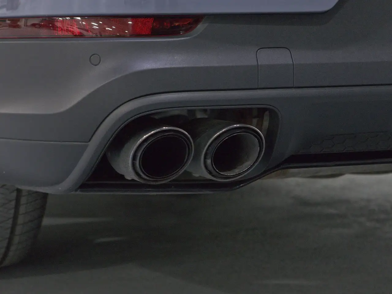 Porsche Cayenne - Image 12