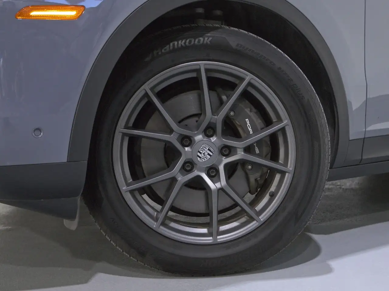 Porsche Cayenne - Image 11