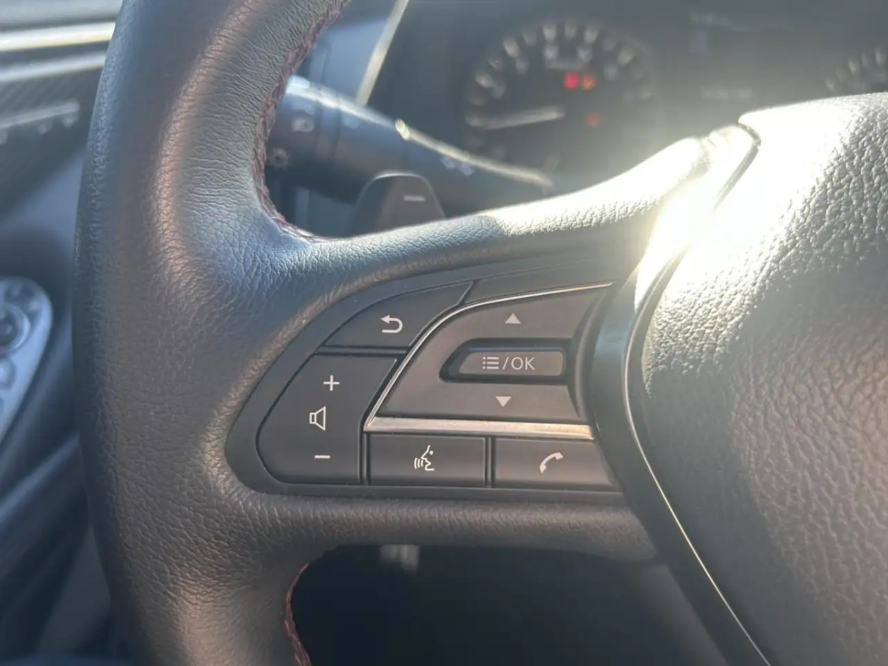 Infiniti Q60 - Image 20