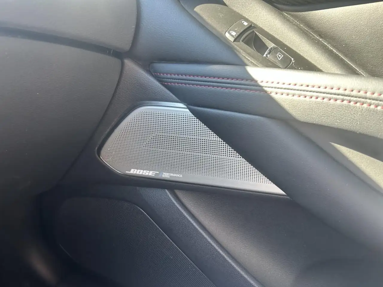 Infiniti Q60 - Image 16