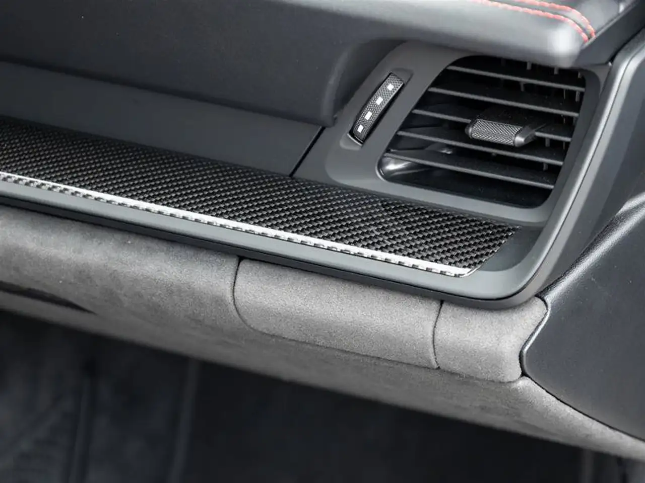 Porsche 911 - Image 47