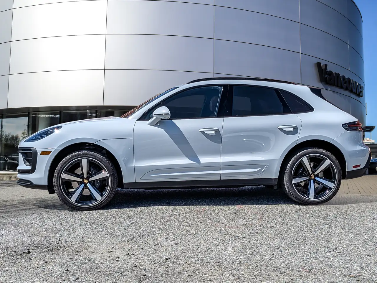 Porsche Macan - Image 2