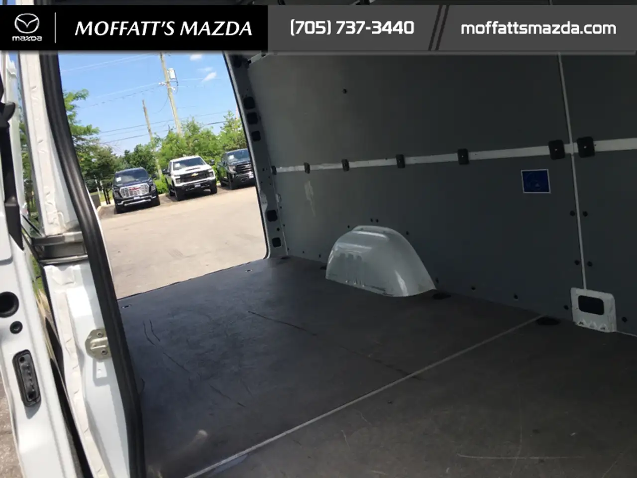 Mercedes-Benz Sprinter - Image 30