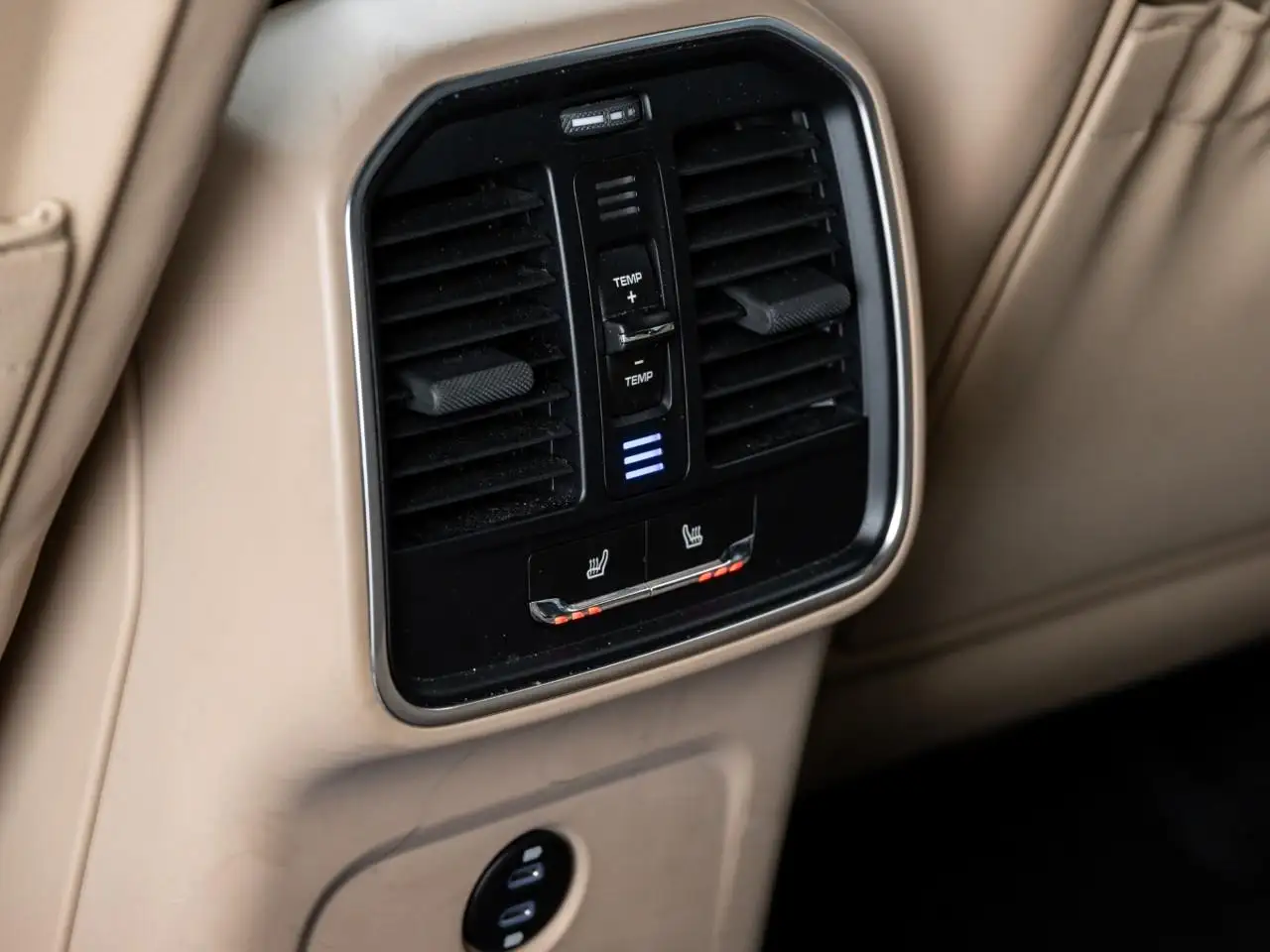 Porsche Macan - Image 25