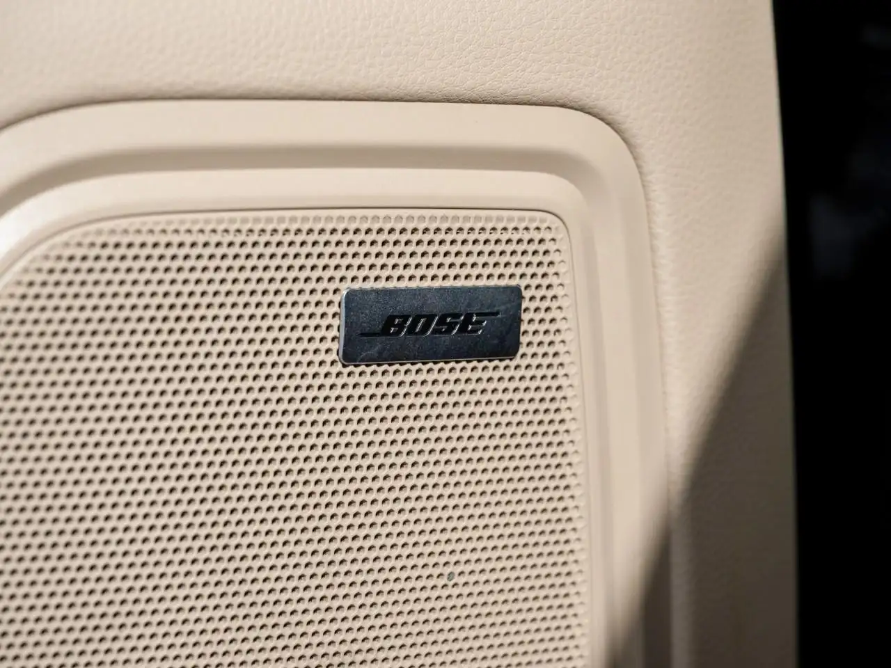 Porsche Macan - Image 13
