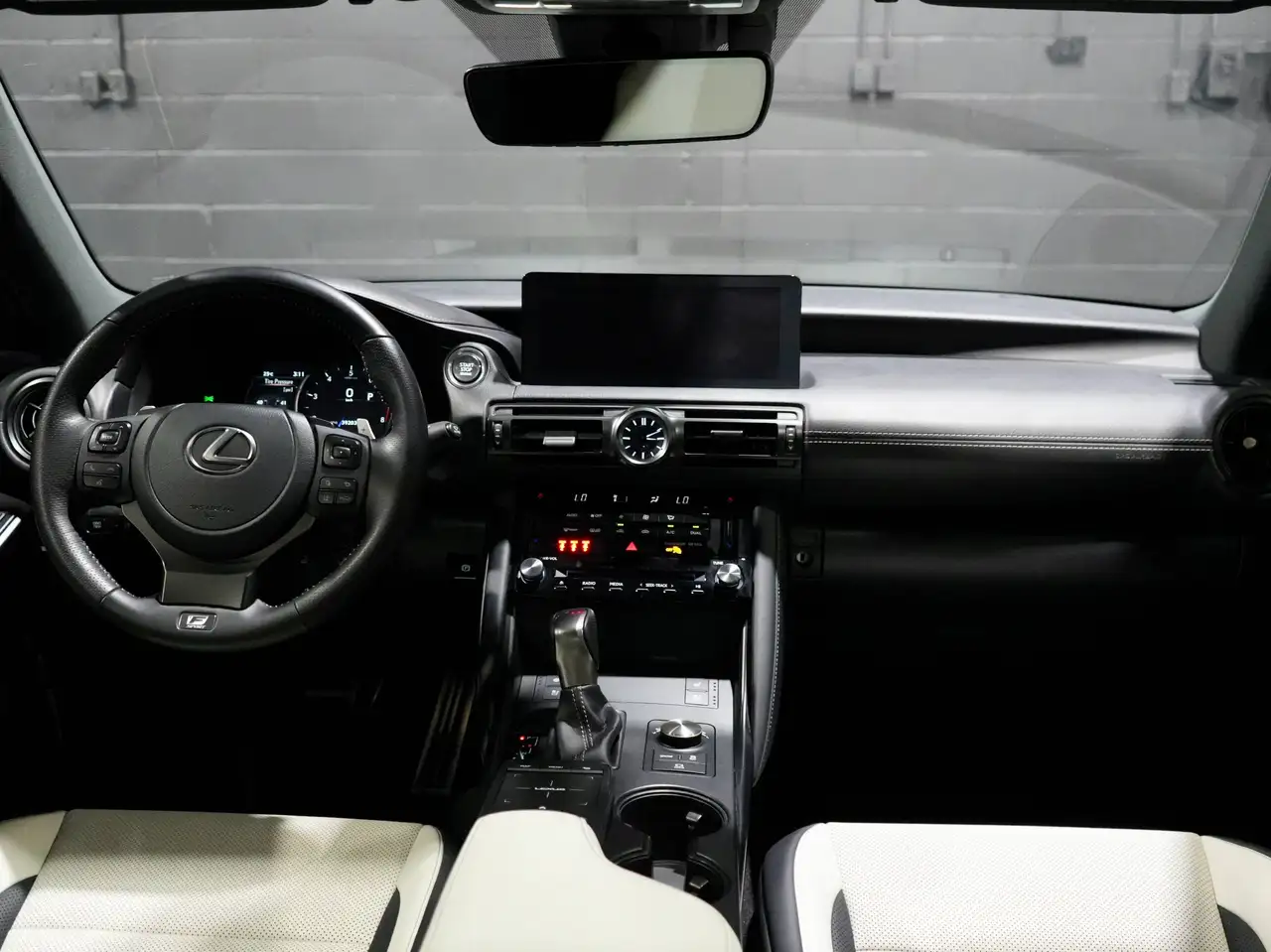 Lexus IS - Image 13