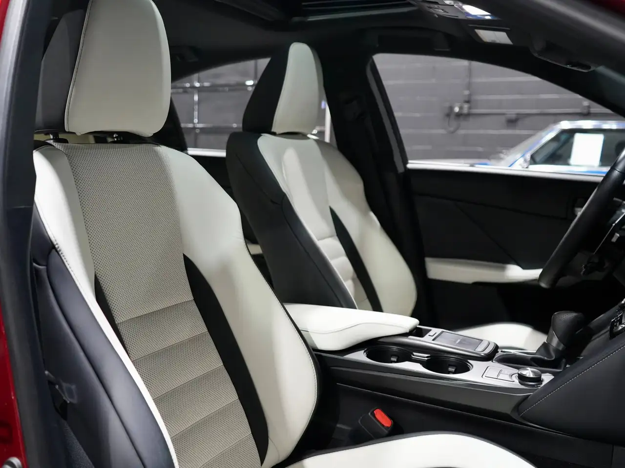Lexus IS - Image 10