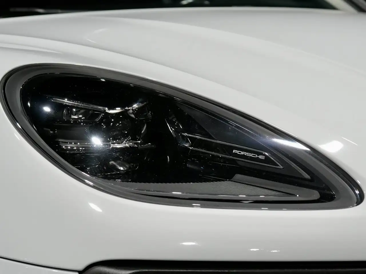Porsche Macan - Image 4