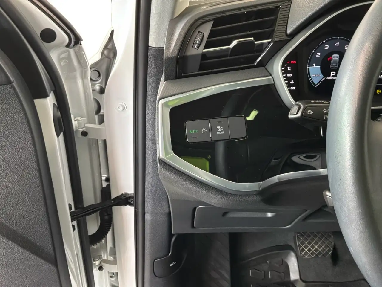 Audi Q3 - Image 23