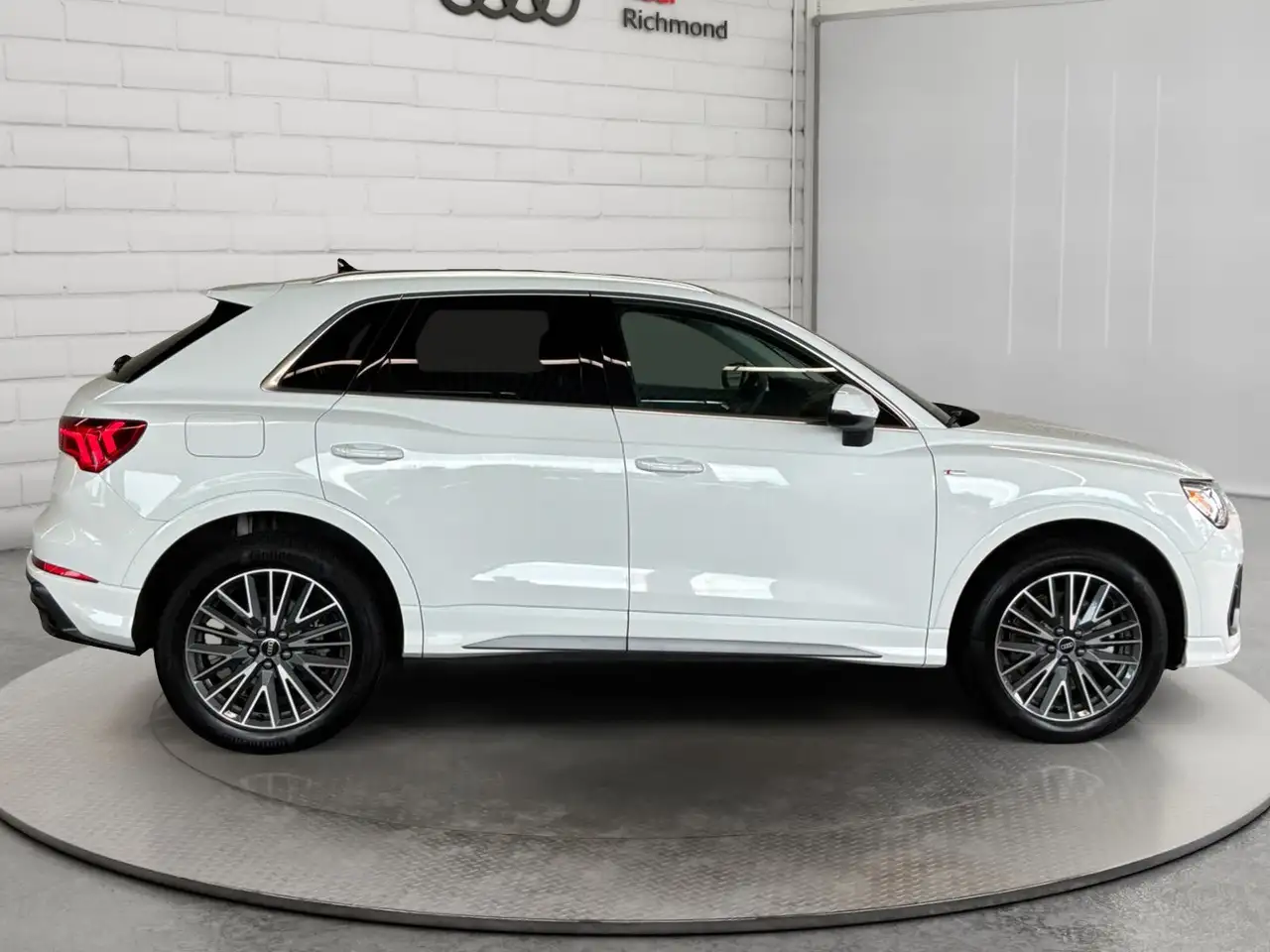 Audi Q3 - Image 4