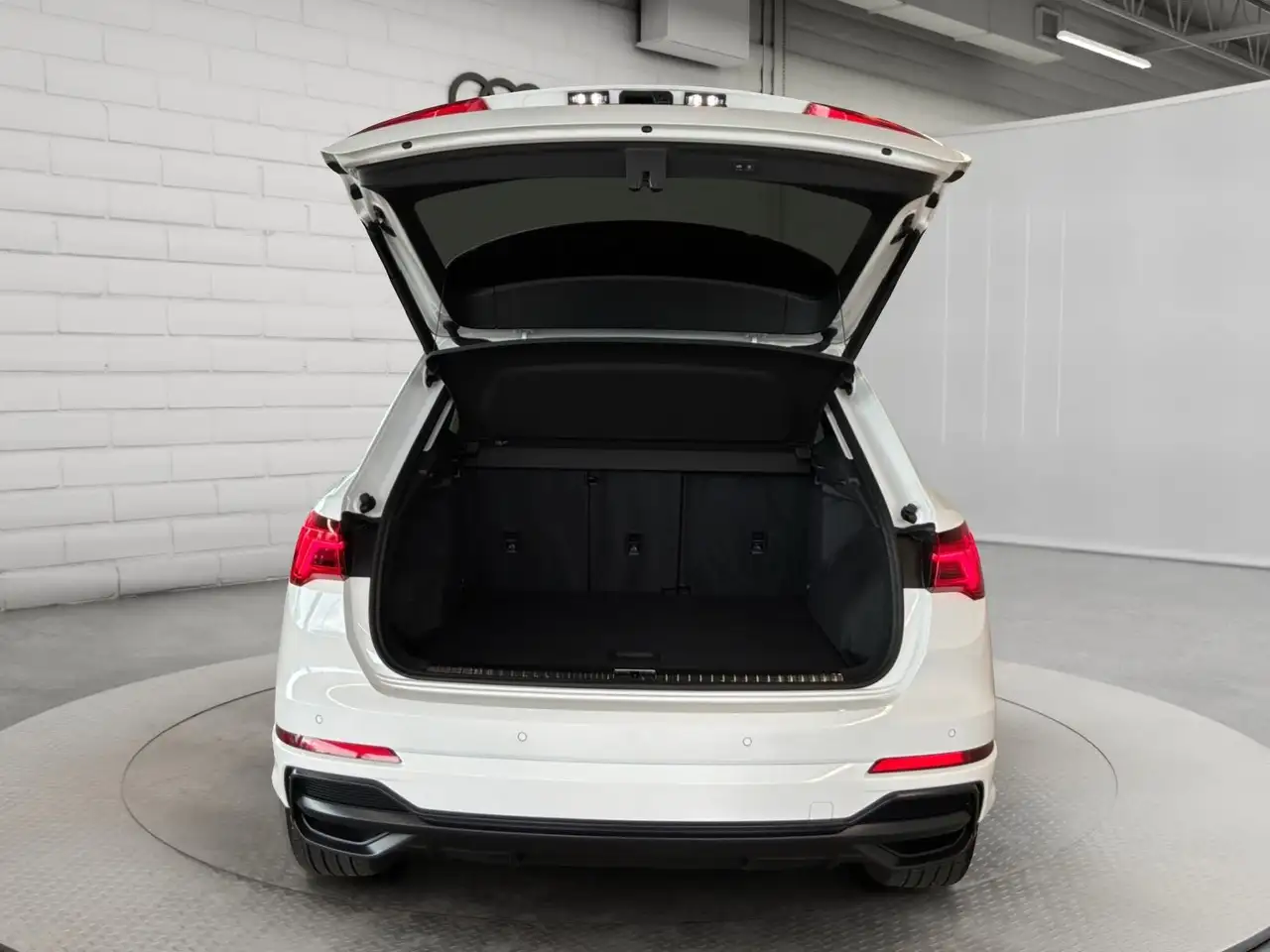 Audi Q3 - Image 21
