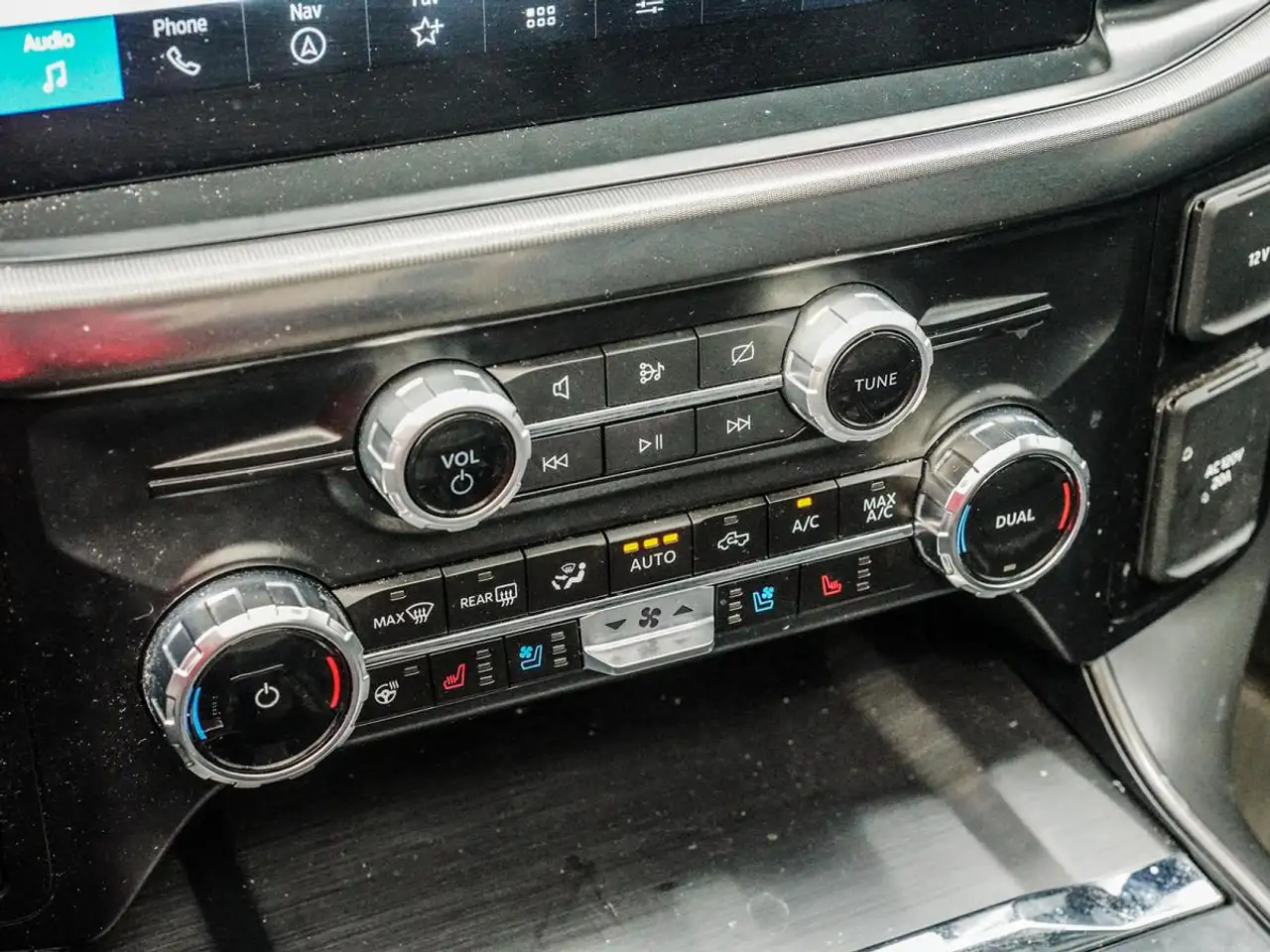 Ford F-150 - Image 22