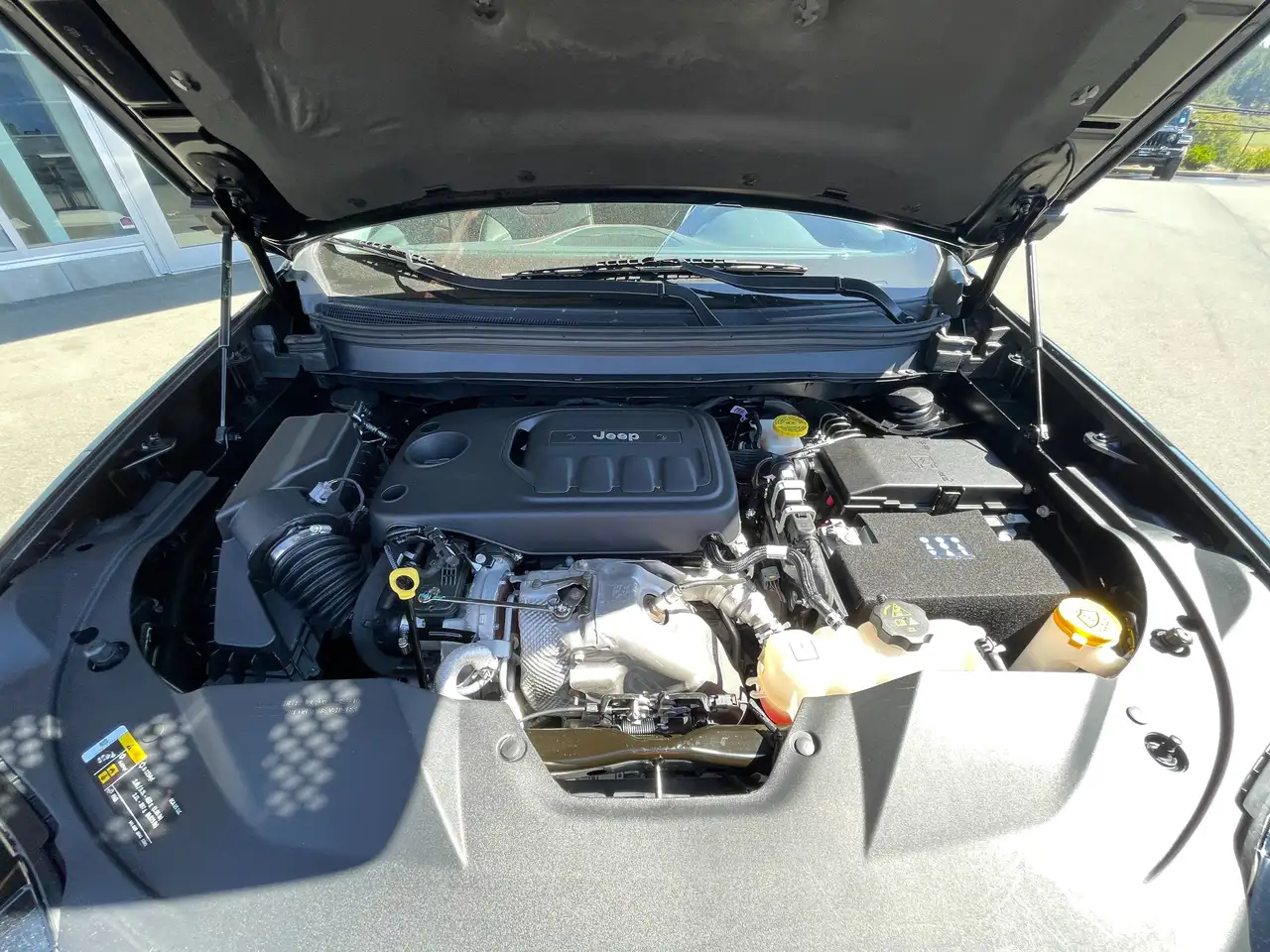 Jeep Cherokee - Image 35
