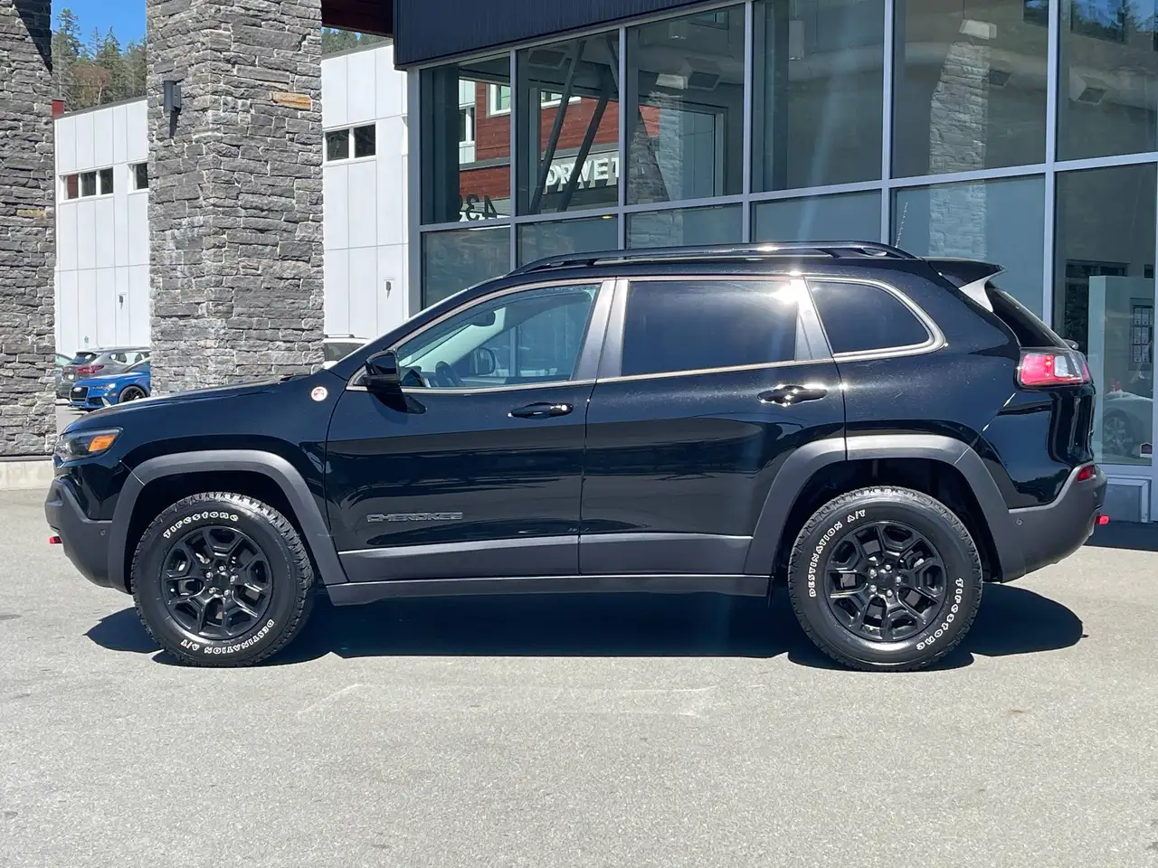 Jeep Cherokee - Image 9