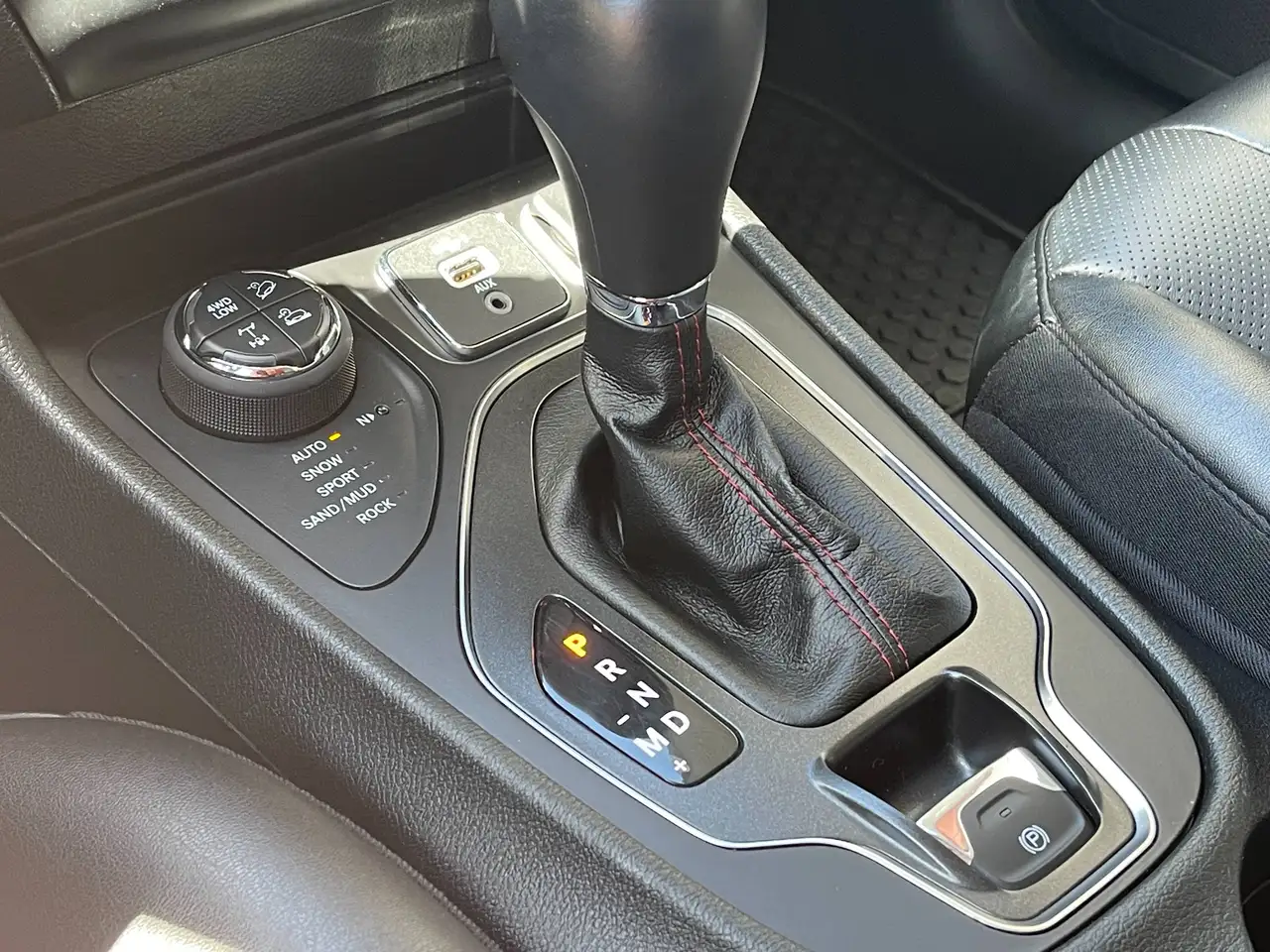 Jeep Cherokee - Image 22
