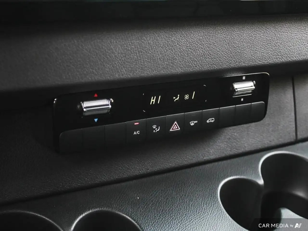 Mercedes-Benz Sprinter 3500 - Image 18