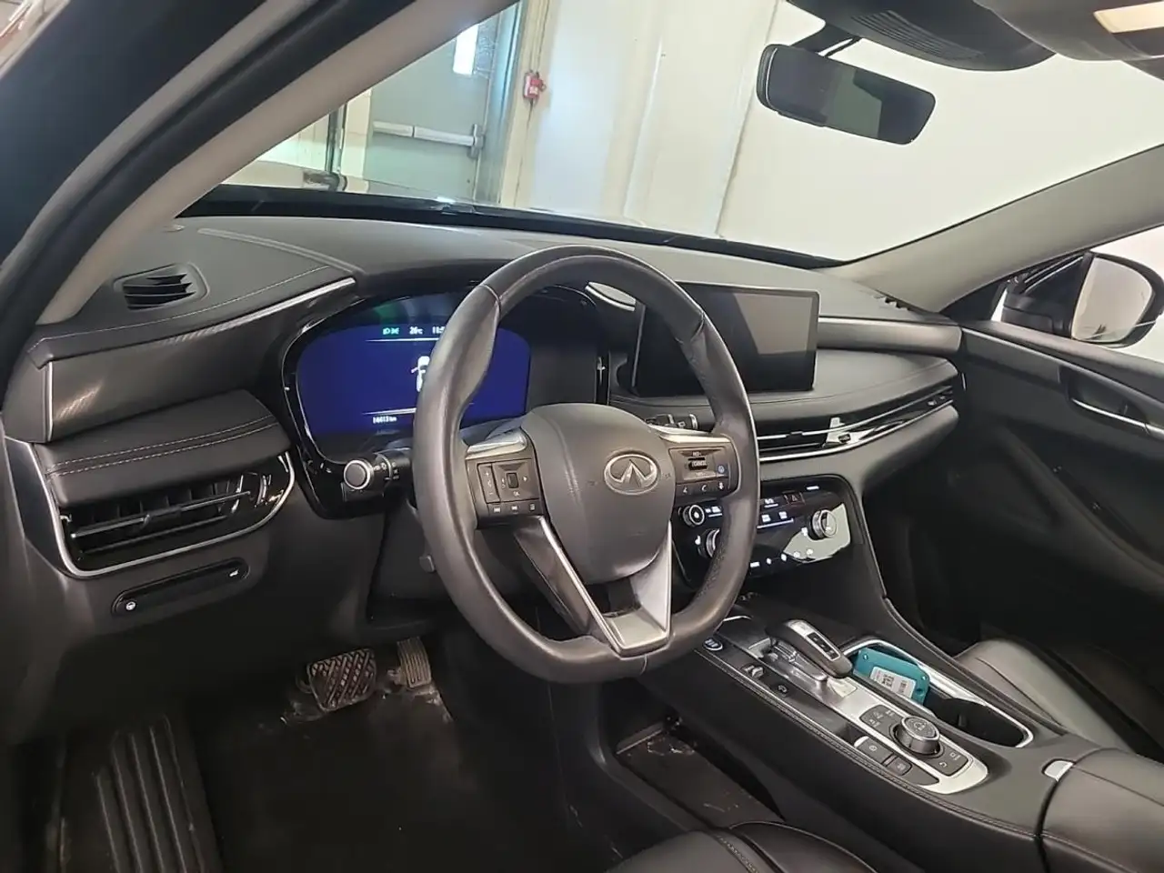 Infiniti QX60 - Image 2