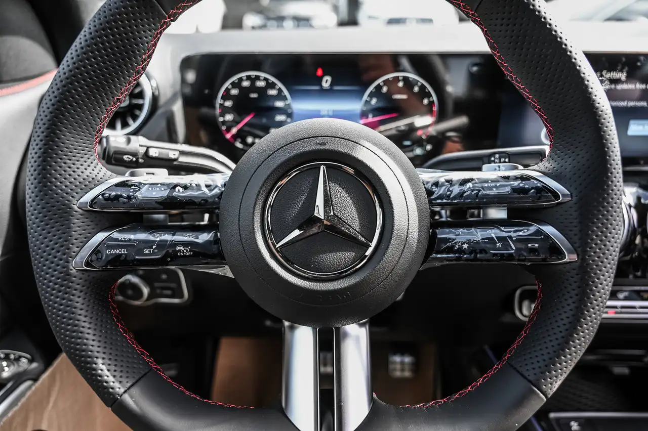 Mercedes-Benz GLA - Image 8