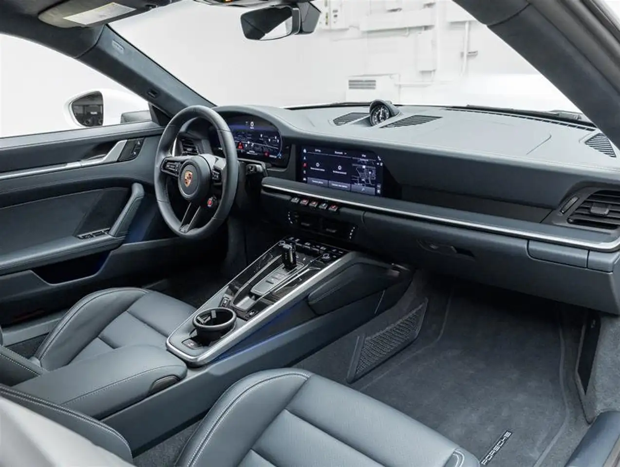 Porsche 911 - Image 46