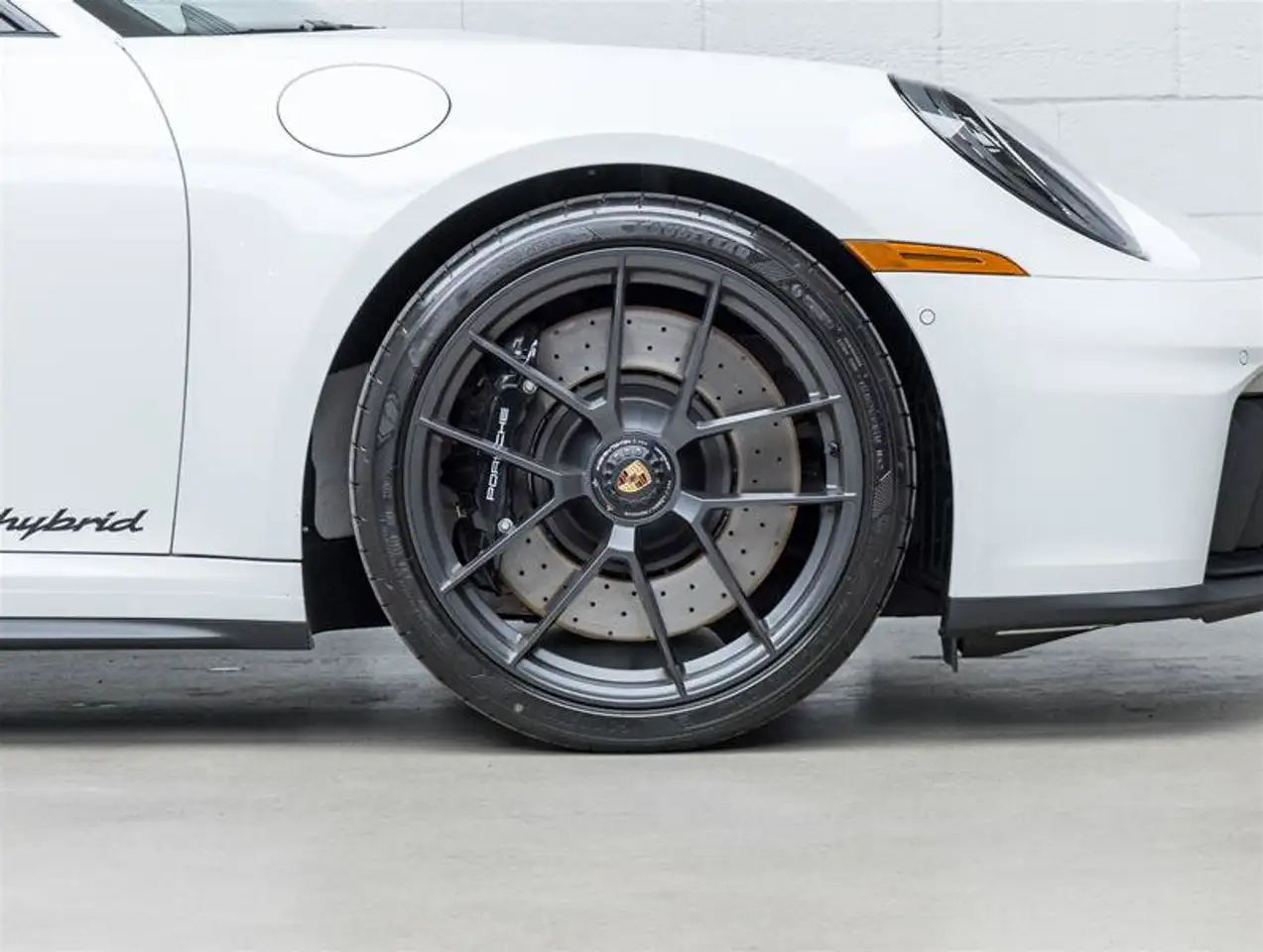 Porsche 911 - Image 25