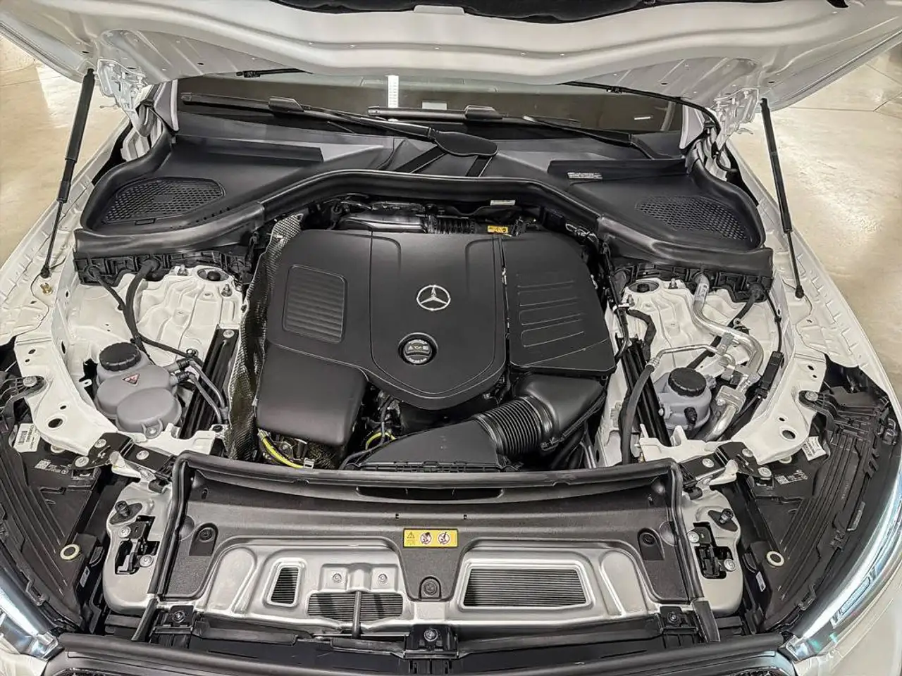 Mercedes-Benz GLC - Image 20
