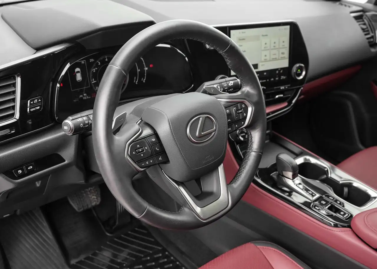 Lexus NX 350 - Image 11