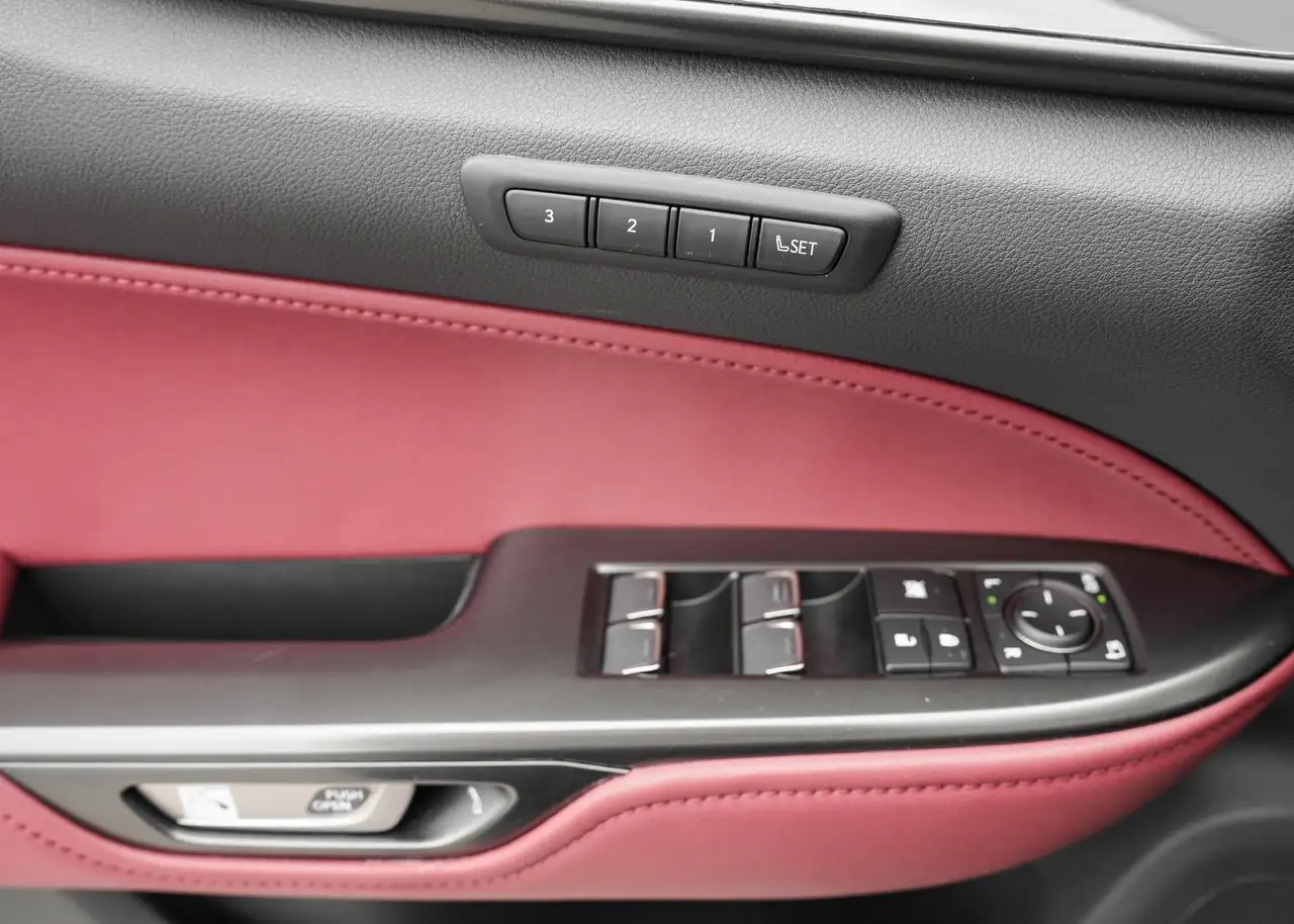 Lexus NX 350 - Image 33