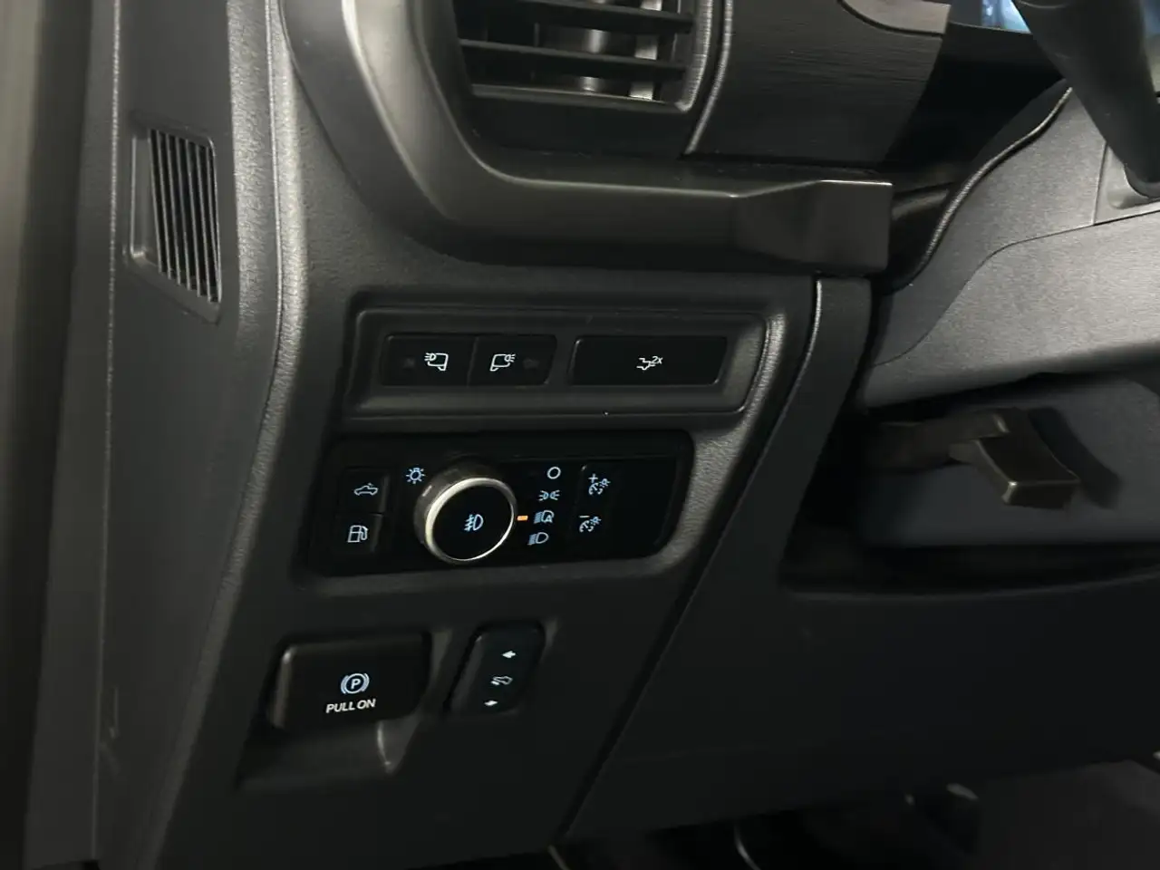 Ford F-150 - Image 16