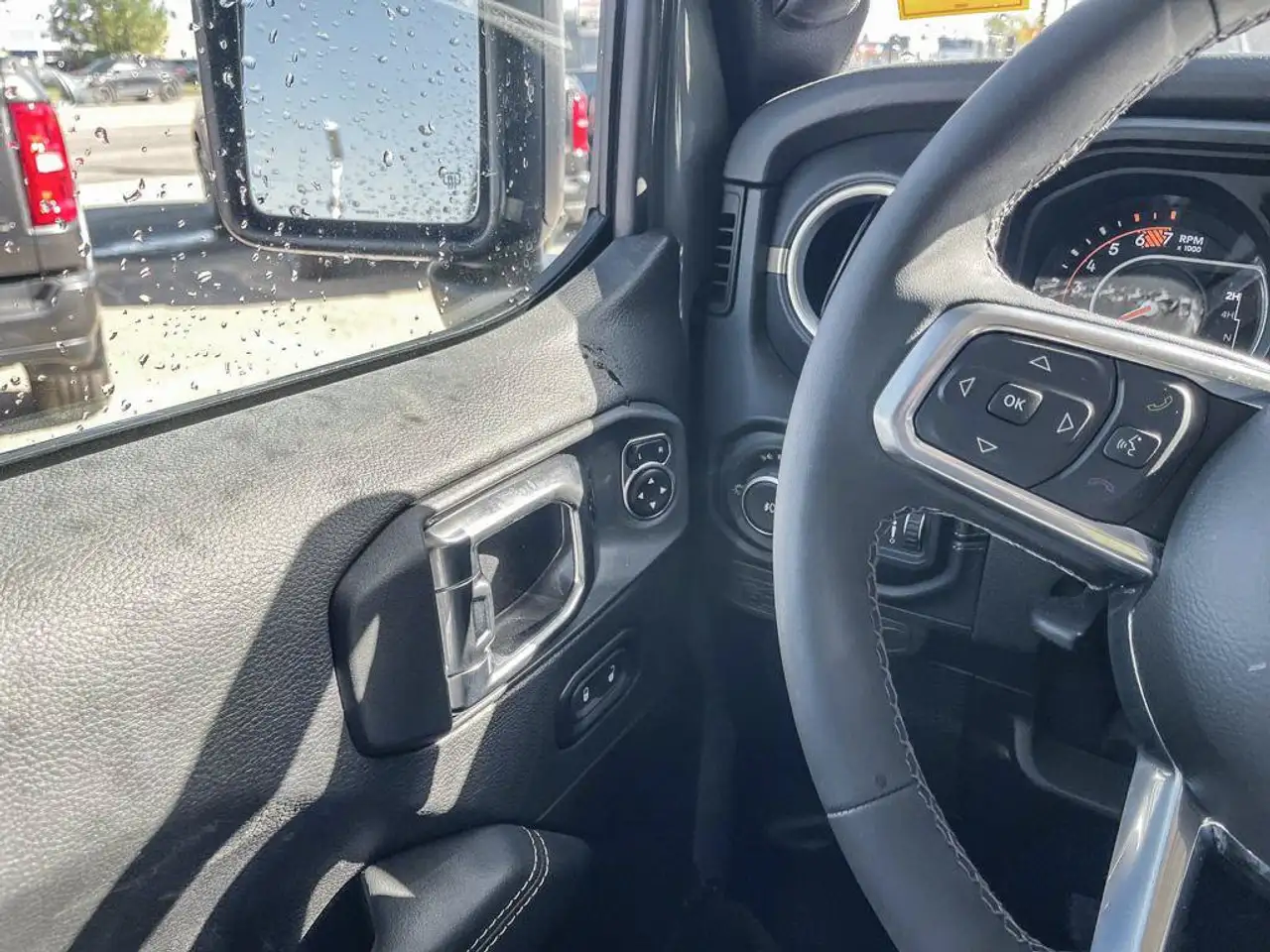 Jeep Wrangler - Image 16