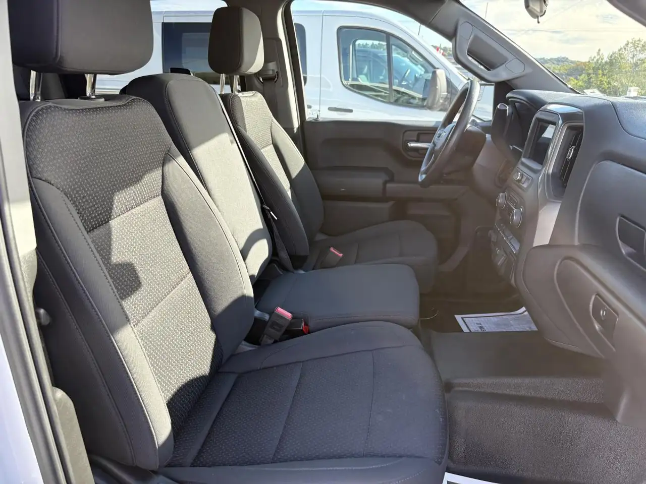 Chevrolet Silverado 1500 - Image 27