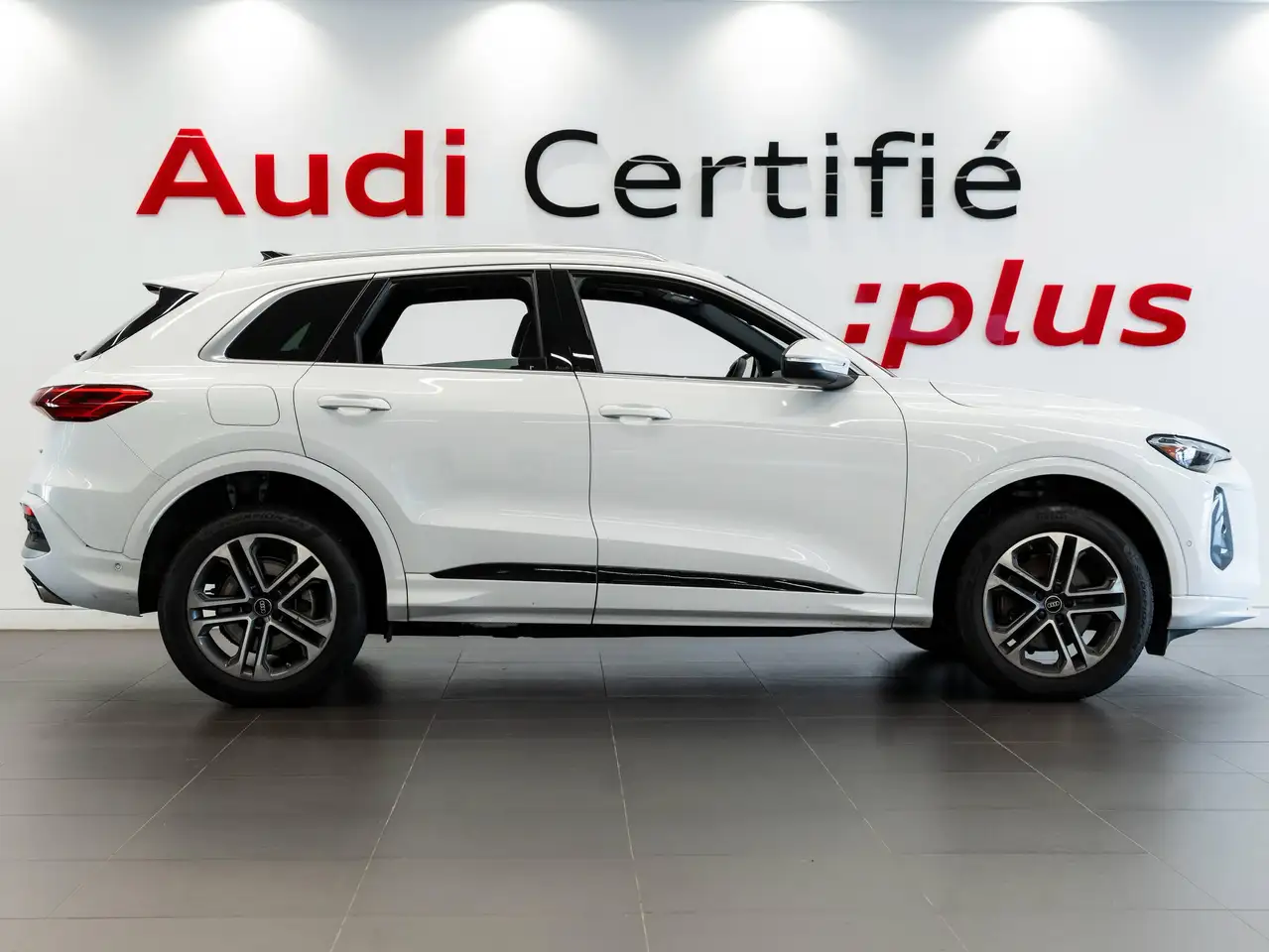 Audi Q5 - Image 2