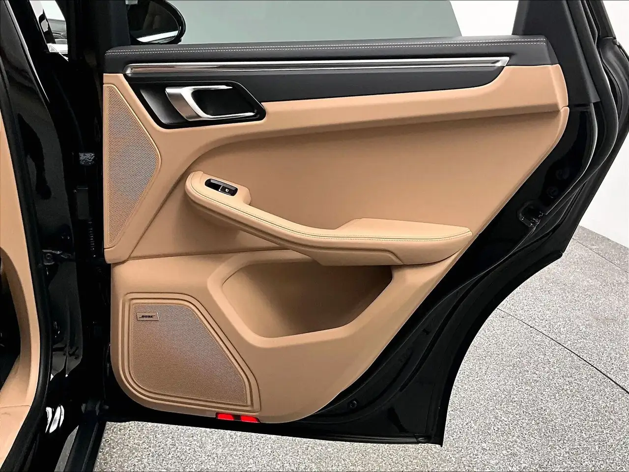 Porsche Macan - Image 30
