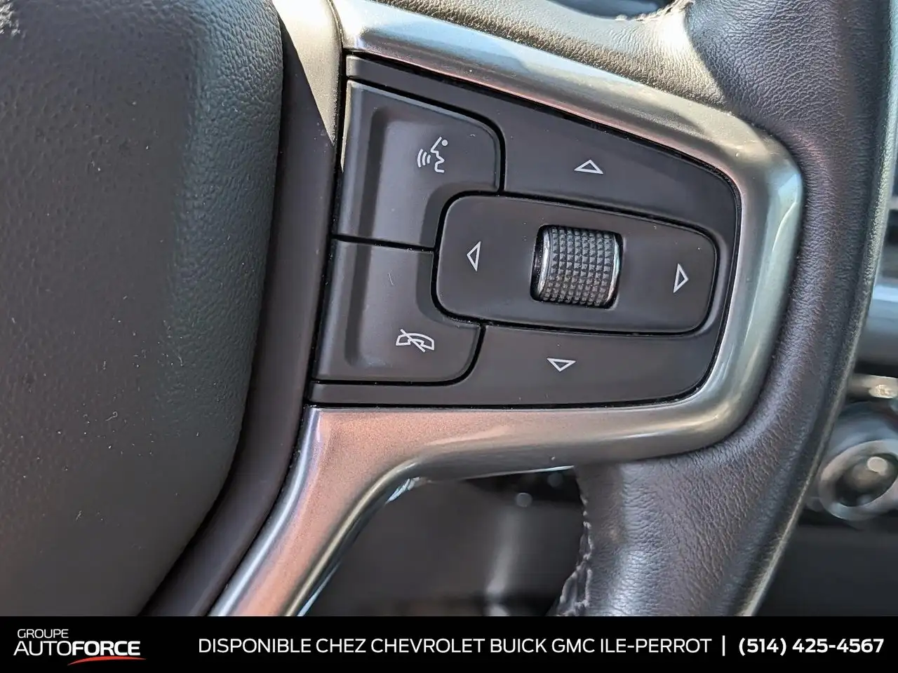 Chevrolet Silverado 1500 - Image 10