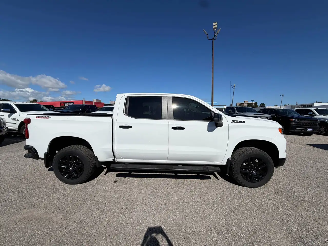 Chevrolet Silverado 1500 - Image 2