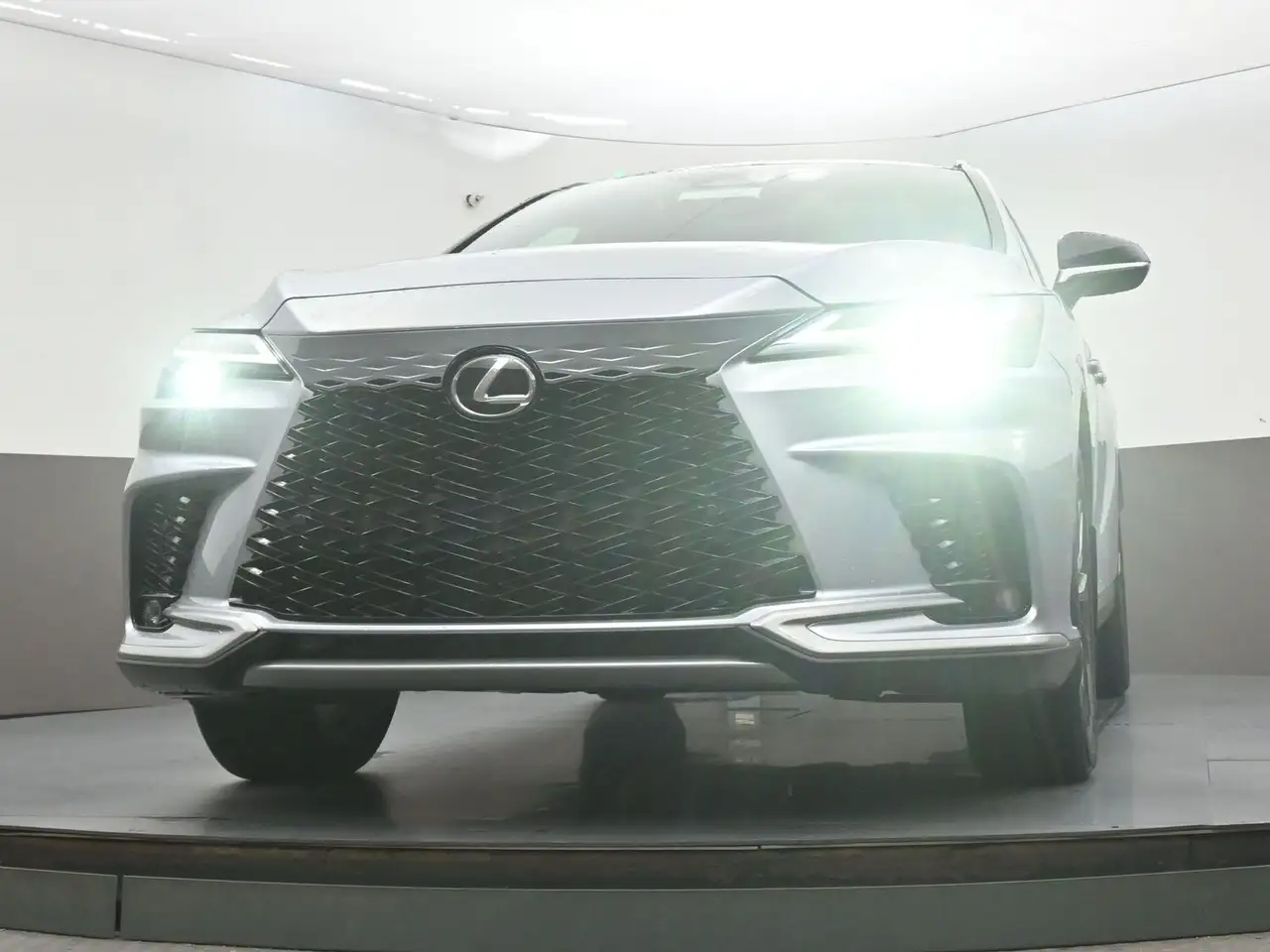 Lexus RX 350 - Image 43