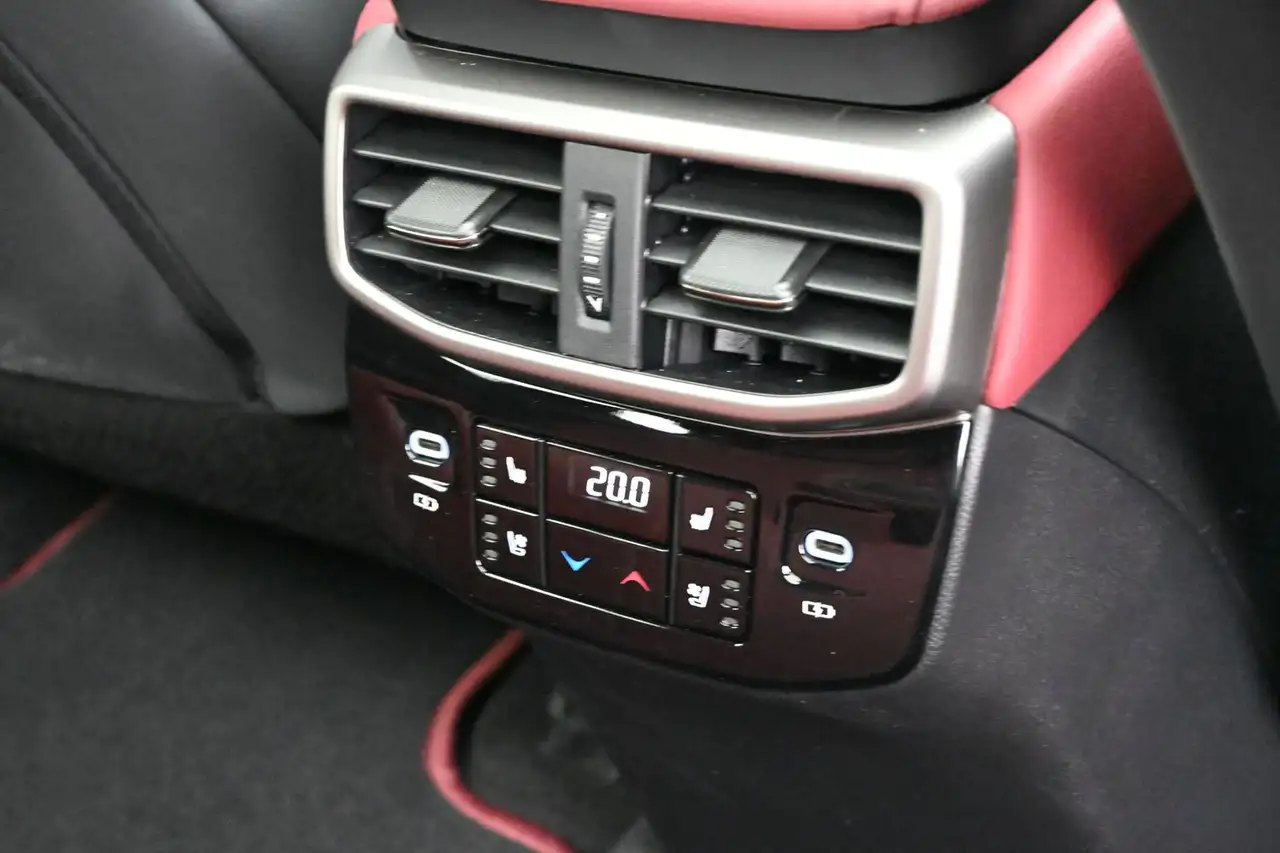 Lexus RX 350 - Image 28