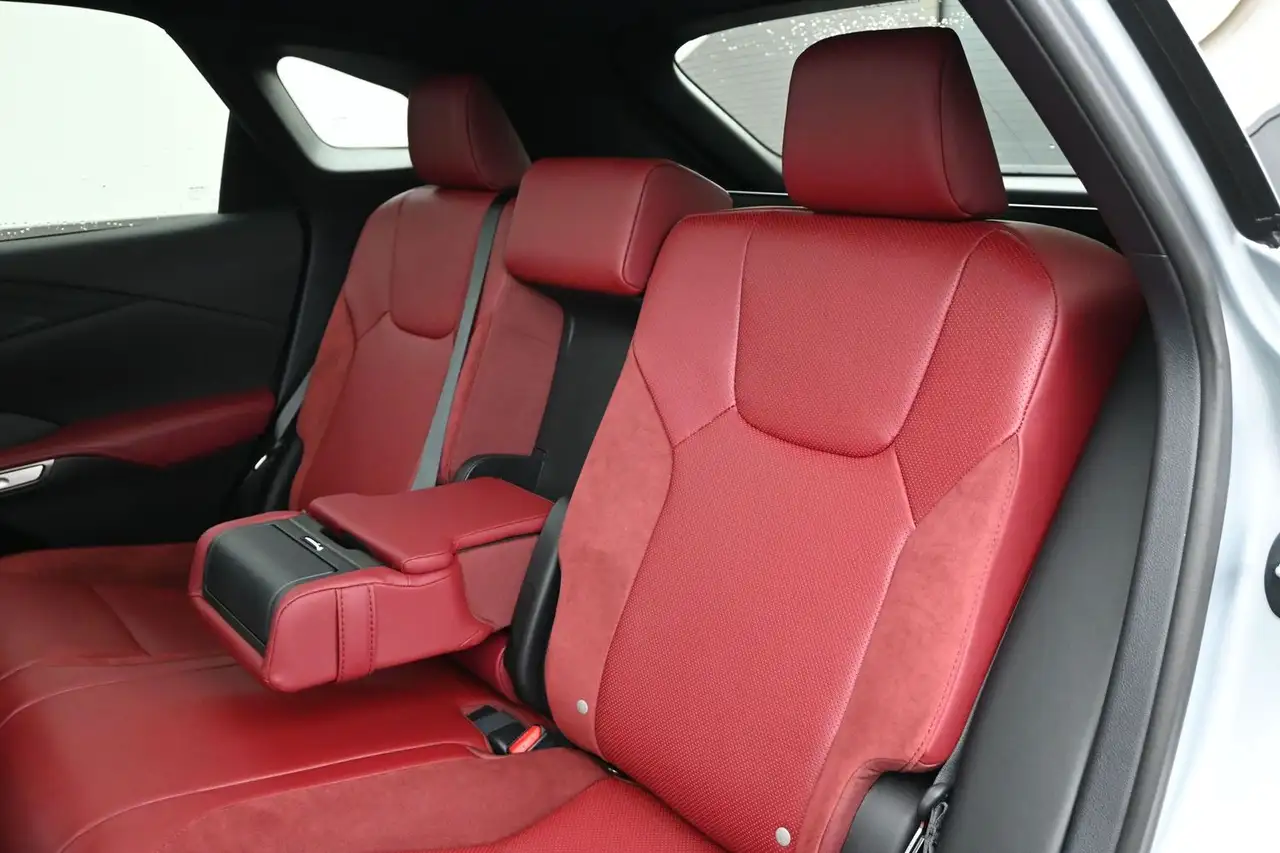 Lexus RX 350 - Image 19