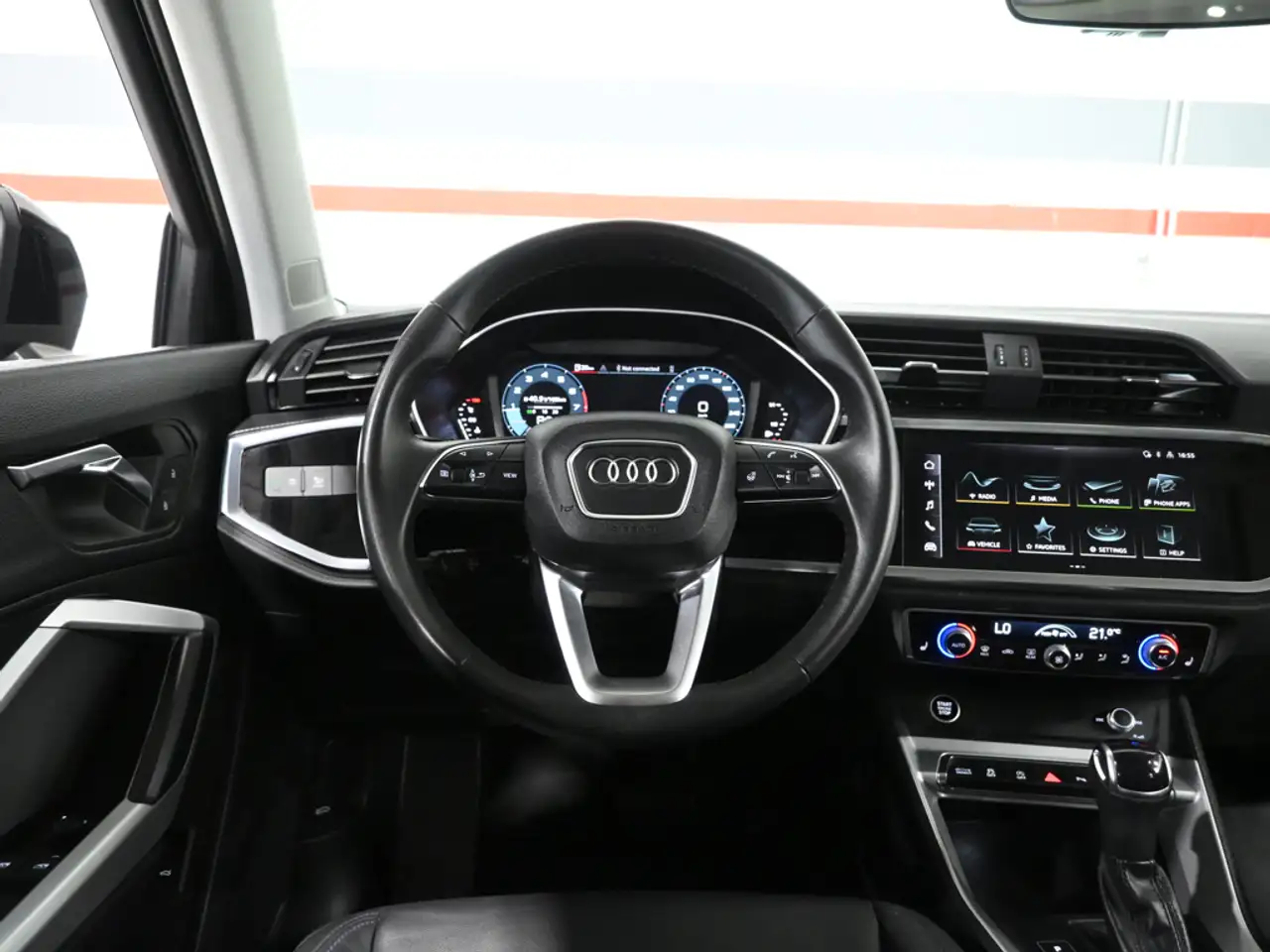 Audi Q3 - Image 12