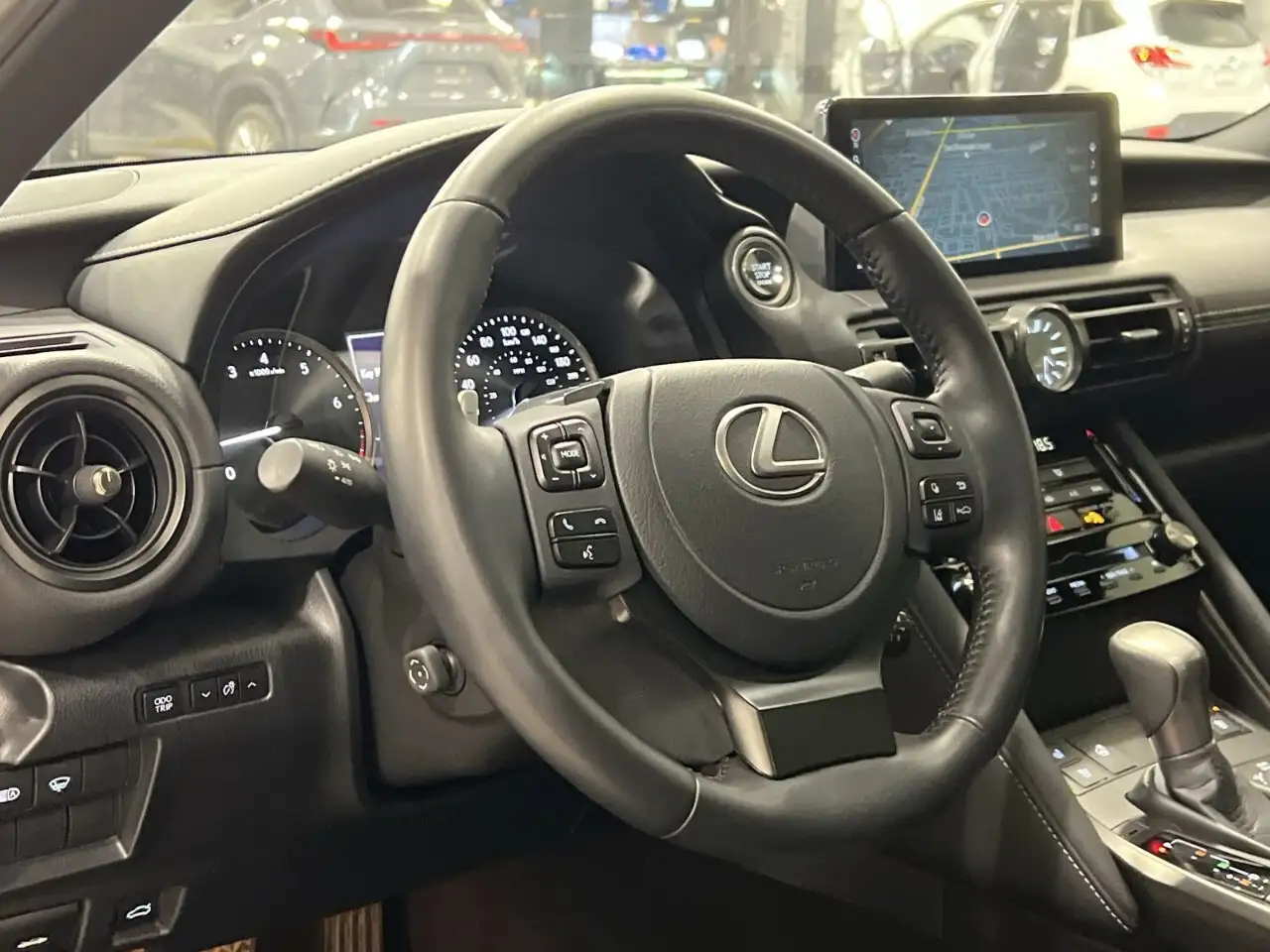 Lexus IS - Image 11